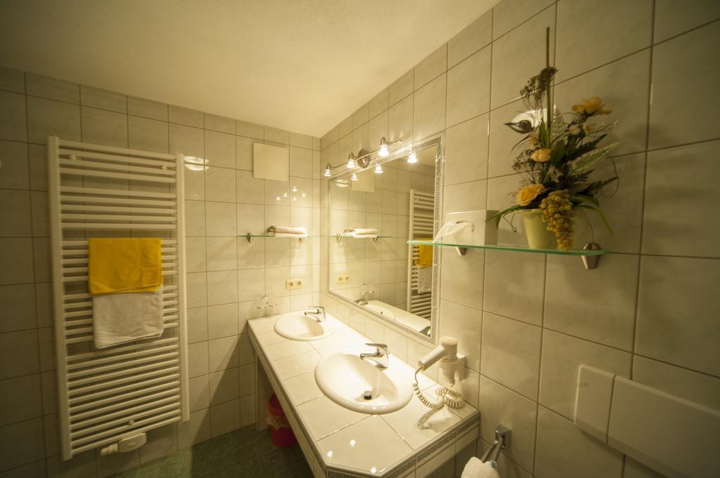 Appartements Al Castagno エールヴァルト エクステリア 写真