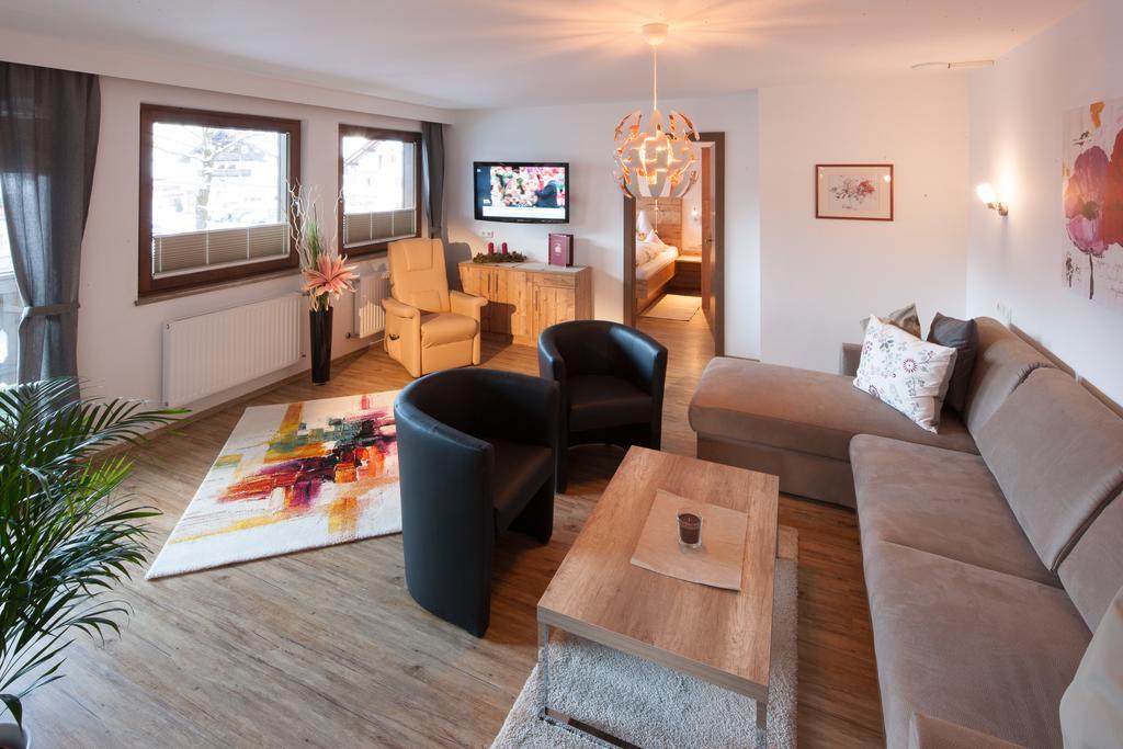 Appartements Al Castagno エールヴァルト エクステリア 写真