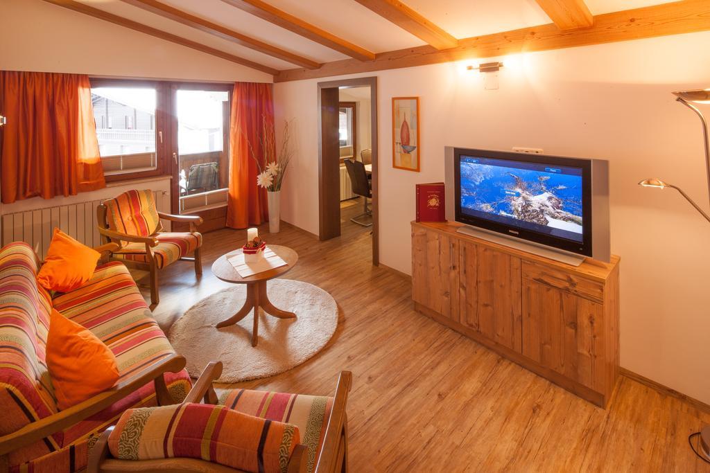 Appartements Al Castagno エールヴァルト エクステリア 写真